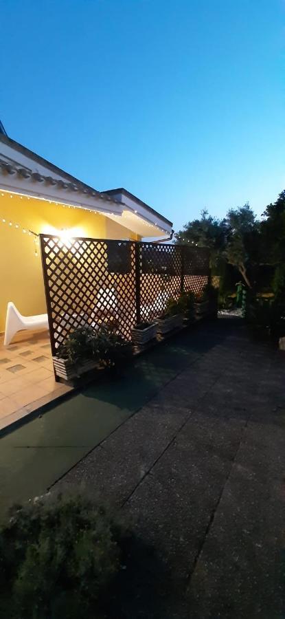 Artistika Golden Apartment Capitana Ngoại thất bức ảnh